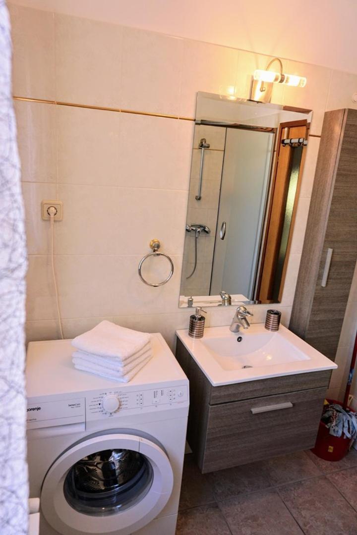 Apartment Stefica Crveni Vrh Luaran gambar